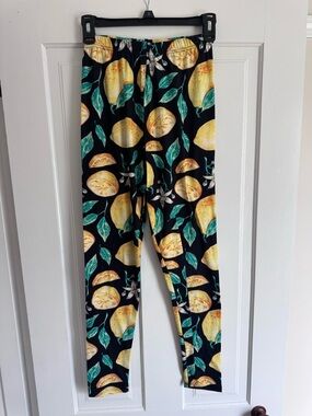 Agnes & Dora Black Leggings with Yellow Lemon Print